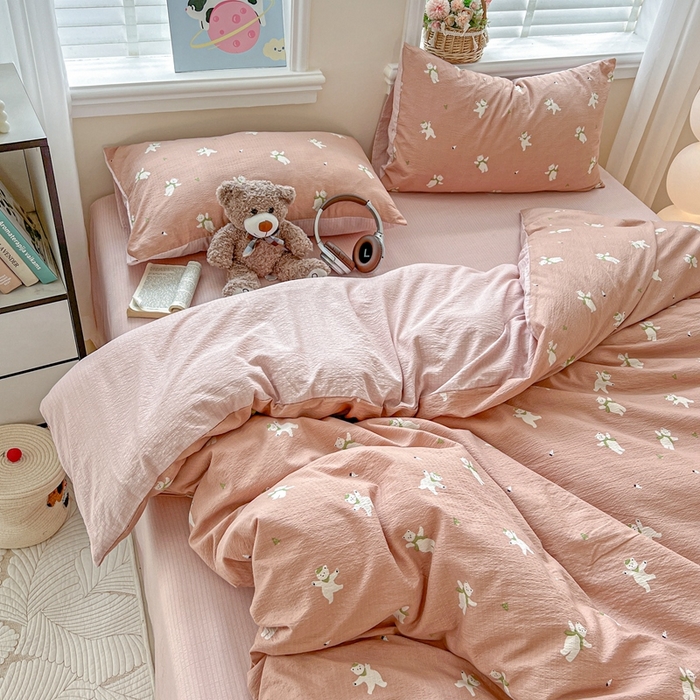 91家纺网 家纺一手货源 找家纺 仟网汇 2025新款云感皱皱纱简单款四件套 运动健将熊