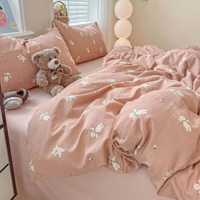 91家纺网 家纺一手货源 找家纺 仟网汇 2025新款云感皱皱纱简单款四件套 运动健将熊