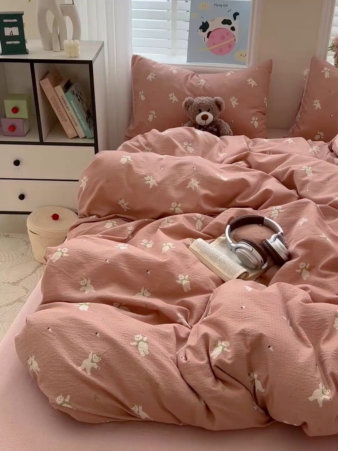 91家纺网 家纺一手货源 找家纺 仟网汇 2025新款云感皱皱纱简单款四件套 运动健将熊