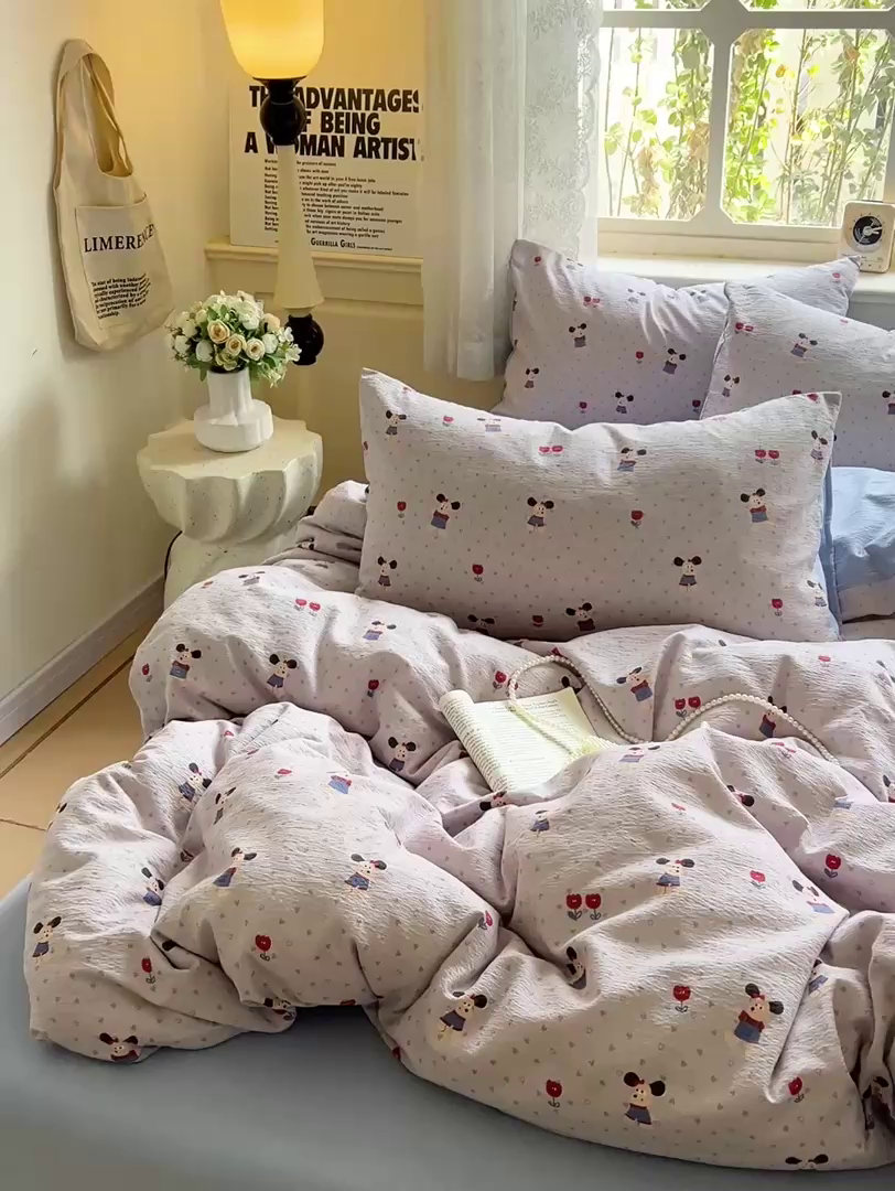 91家纺网 家纺一手货源 找家纺 仟网汇 2025新款云感皱皱纱简单款四件套 小萌狗兰