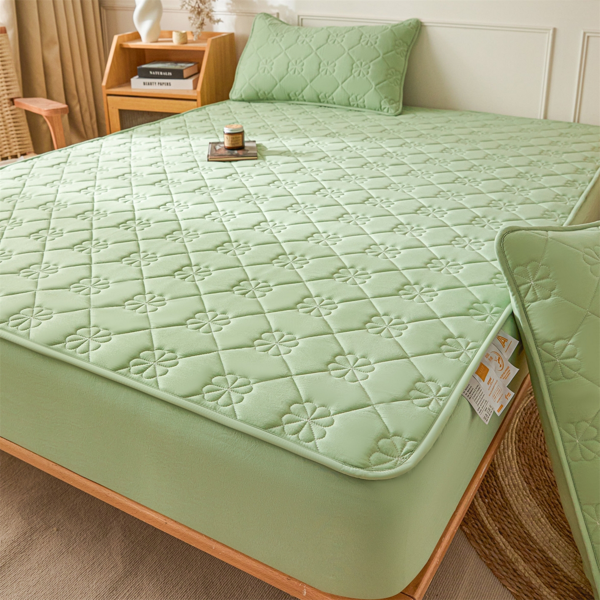 91家纺网 家纺一手货源 找家纺 雯豆家纺 2025新款简约防水款水洗棉夹棉床笠 幸运草-清雅绿