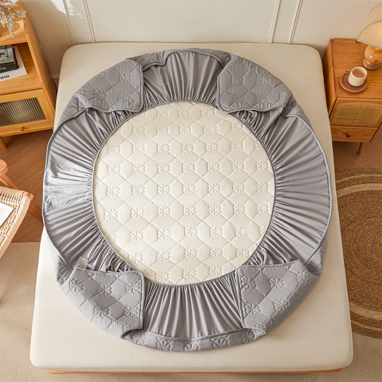 91家纺网 家纺一手货源 找家纺 雯豆家纺 2025新款简约防水款水洗棉夹棉床笠 幸运草-暮云灰