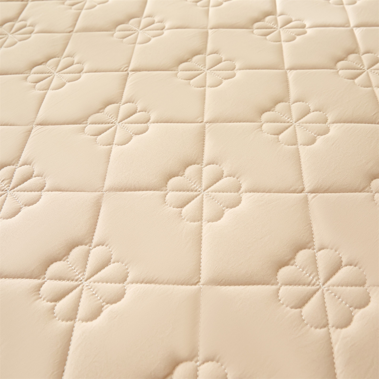 91家纺网 家纺一手货源 找家纺 （总）雯豆家纺 2025新款简约水洗棉夹棉床笠三件套绗缝款纯色床垫保护套-幸运草系列