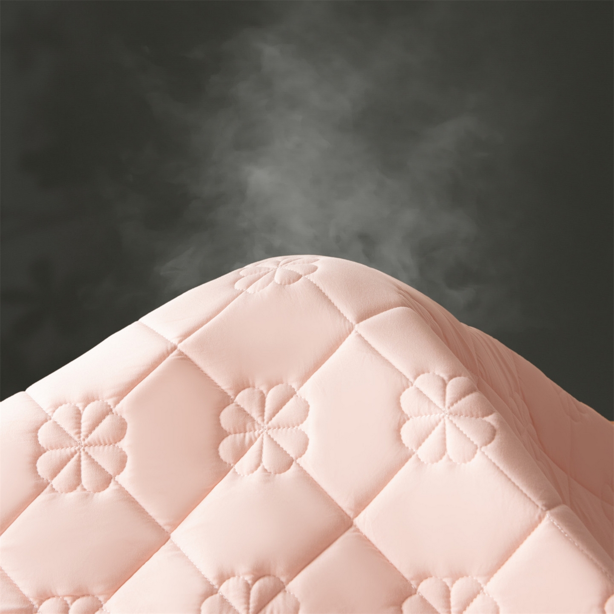 91家纺网 家纺一手货源 找家纺 雯豆家纺 2025新款简约水洗棉夹棉床笠三件套绗缝款纯色床垫保护套-幸运草系列 幸运草-密合粉