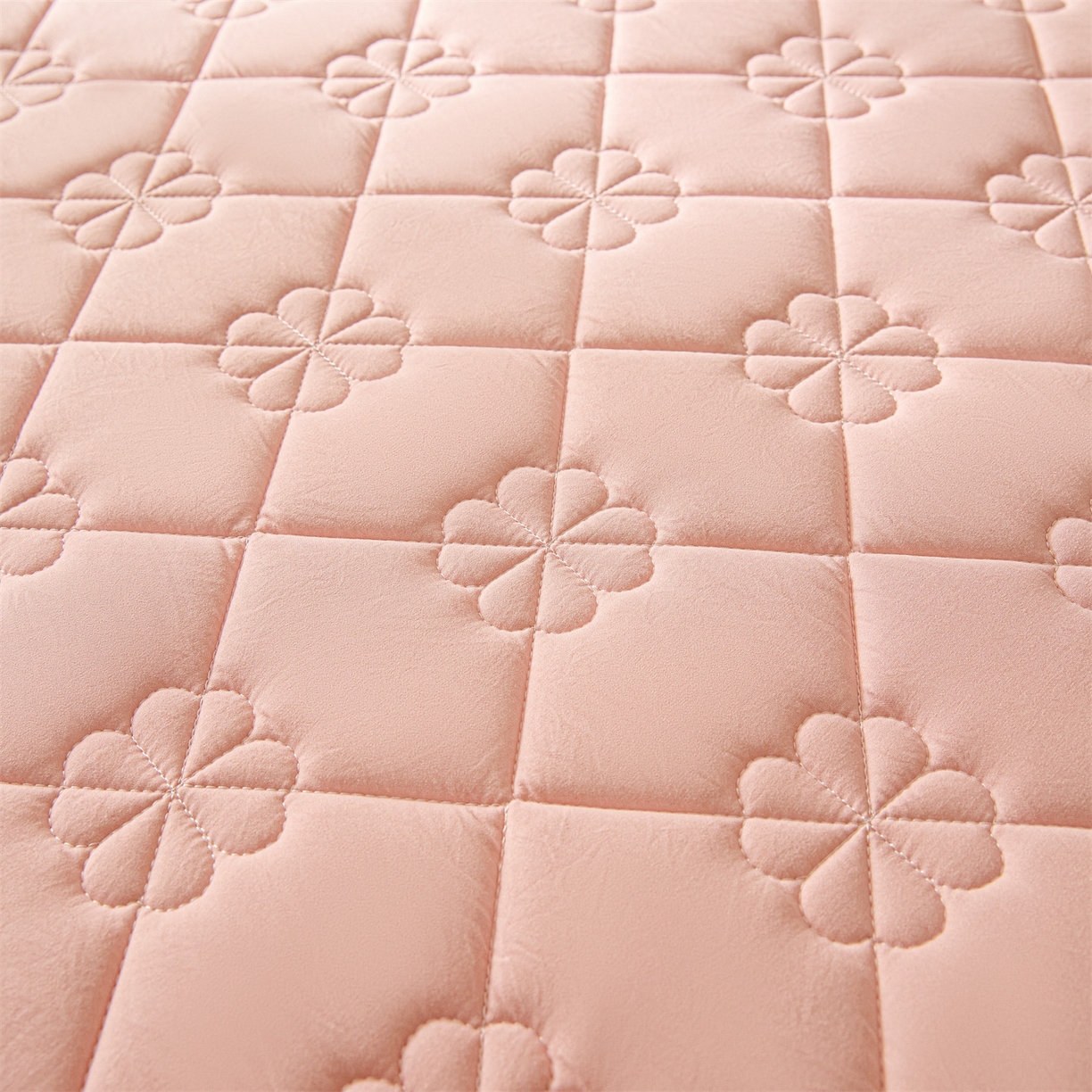 91家纺网 家纺一手货源 找家纺 雯豆家纺 2025新款简约水洗棉夹棉床笠三件套绗缝款纯色床垫保护套-幸运草系列 幸运草-密合粉