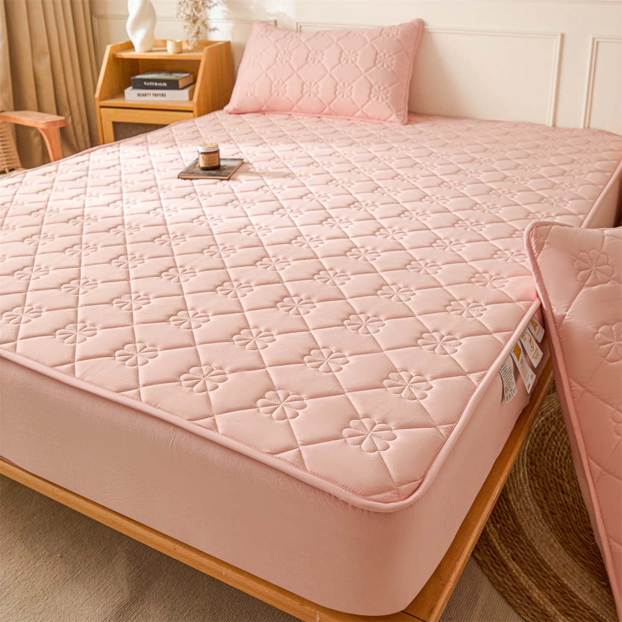 91家纺网 家纺一手货源 找家纺 雯豆家纺 2025新款简约水洗棉夹棉床笠三件套绗缝款纯色床垫保护套-幸运草系列 幸运草-密合粉