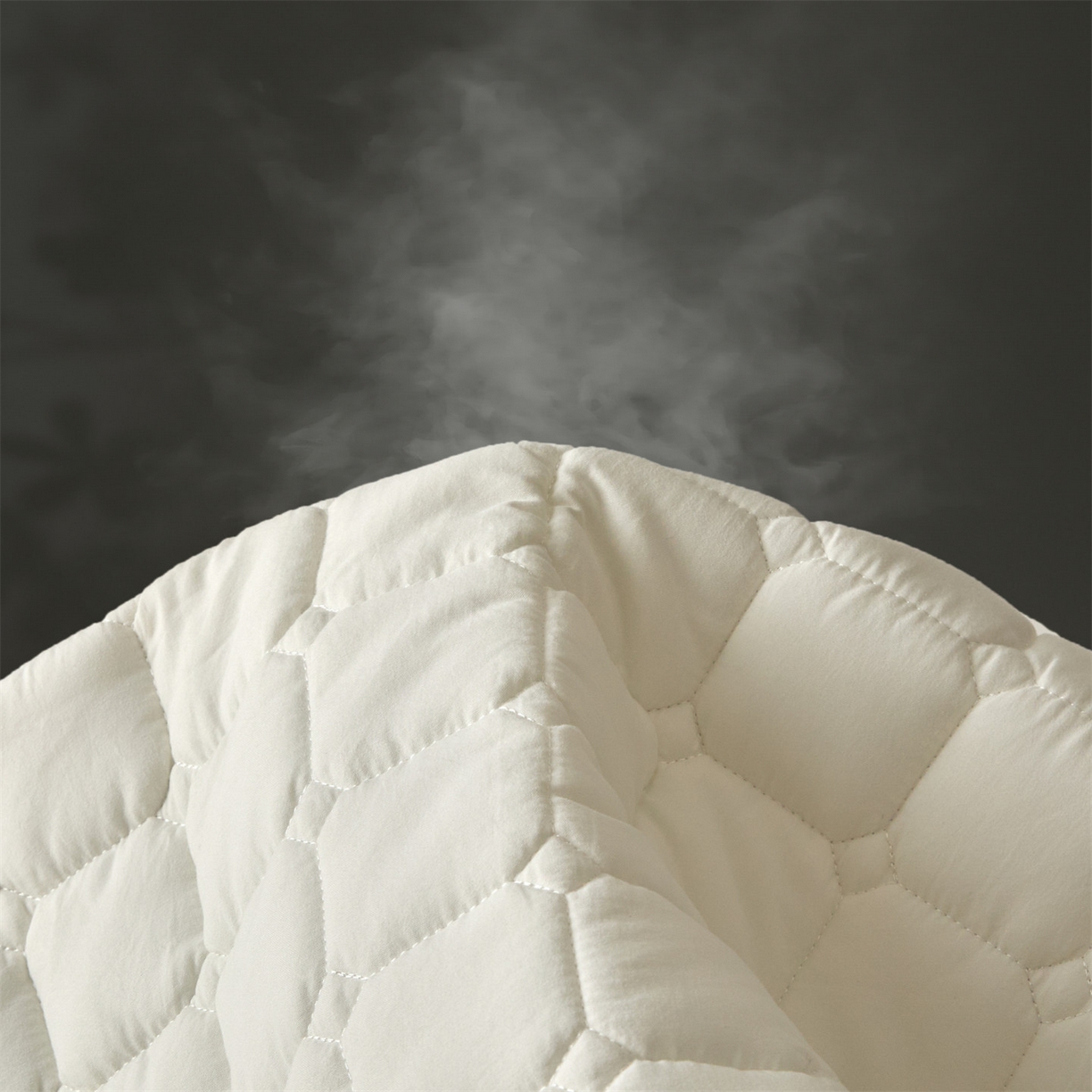 91家纺网 家纺一手货源 找家纺 雯豆家纺 2025新款简约防水款水洗棉夹棉床笠-雅韵 雅韵-月光白