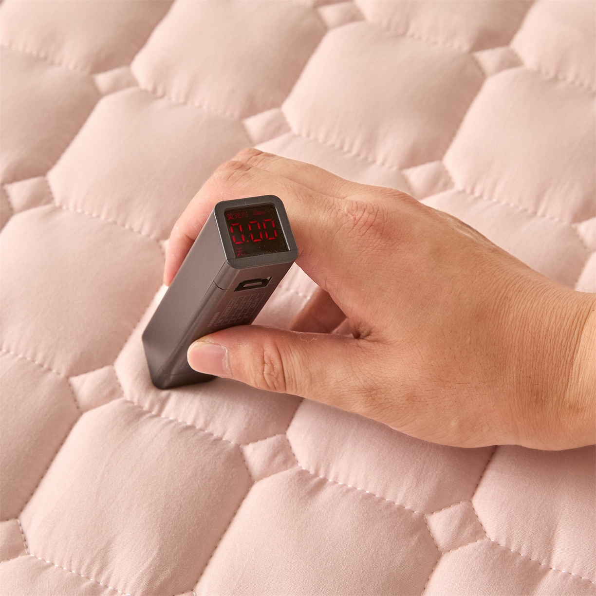 91家纺网 家纺一手货源 找家纺 雯豆家纺 2025新款简约防水款水洗棉夹棉床笠-雅韵 雅韵-密合粉