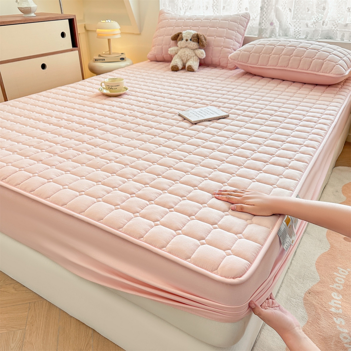 91家纺网 家纺一手货源 找家纺 雯豆家纺 2025新款简约防水款水洗棉夹棉床笠-雅韵 雅韵-密合粉