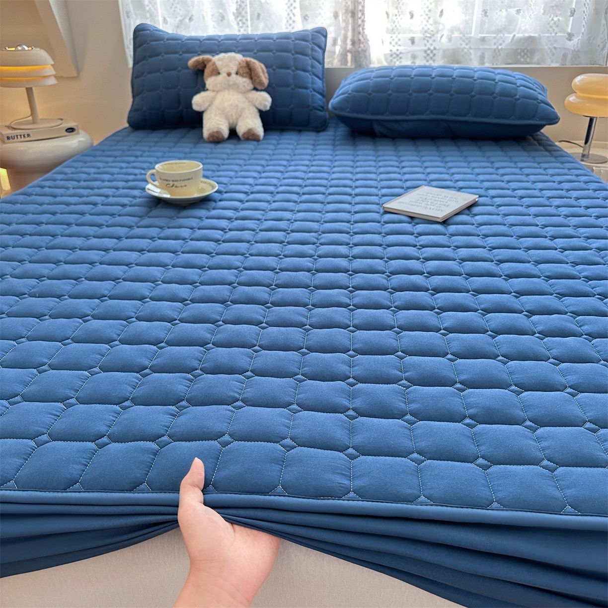 91家纺网 家纺一手货源 找家纺 雯豆家纺 2025新款简约防水款水洗棉夹棉床笠-雅韵 雅韵-黛蓝