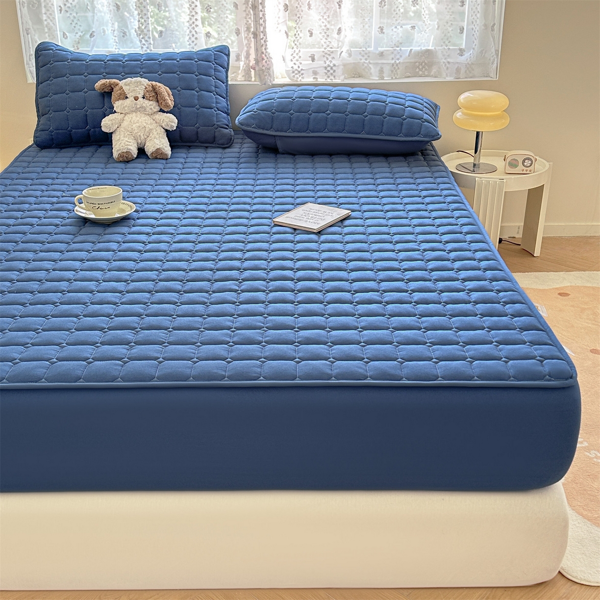 91家纺网 家纺一手货源 找家纺 雯豆家纺 2025新款简约防水款水洗棉夹棉床笠-雅韵 雅韵-黛蓝