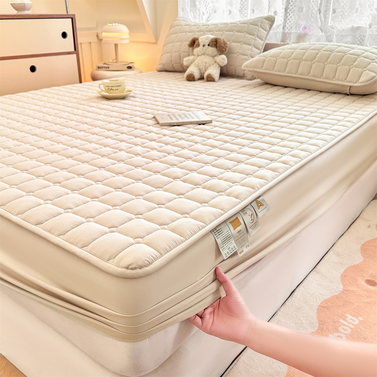 91家纺网 家纺一手货源 找家纺 雯豆家纺 2025新款简约水洗棉夹棉床笠-雅韵 雅韵-奶咖