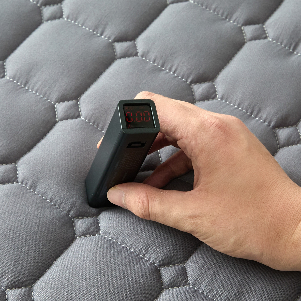 91家纺网 家纺一手货源 找家纺 雯豆家纺 2025新款简约水洗棉夹棉床笠-雅韵 雅韵-深空灰