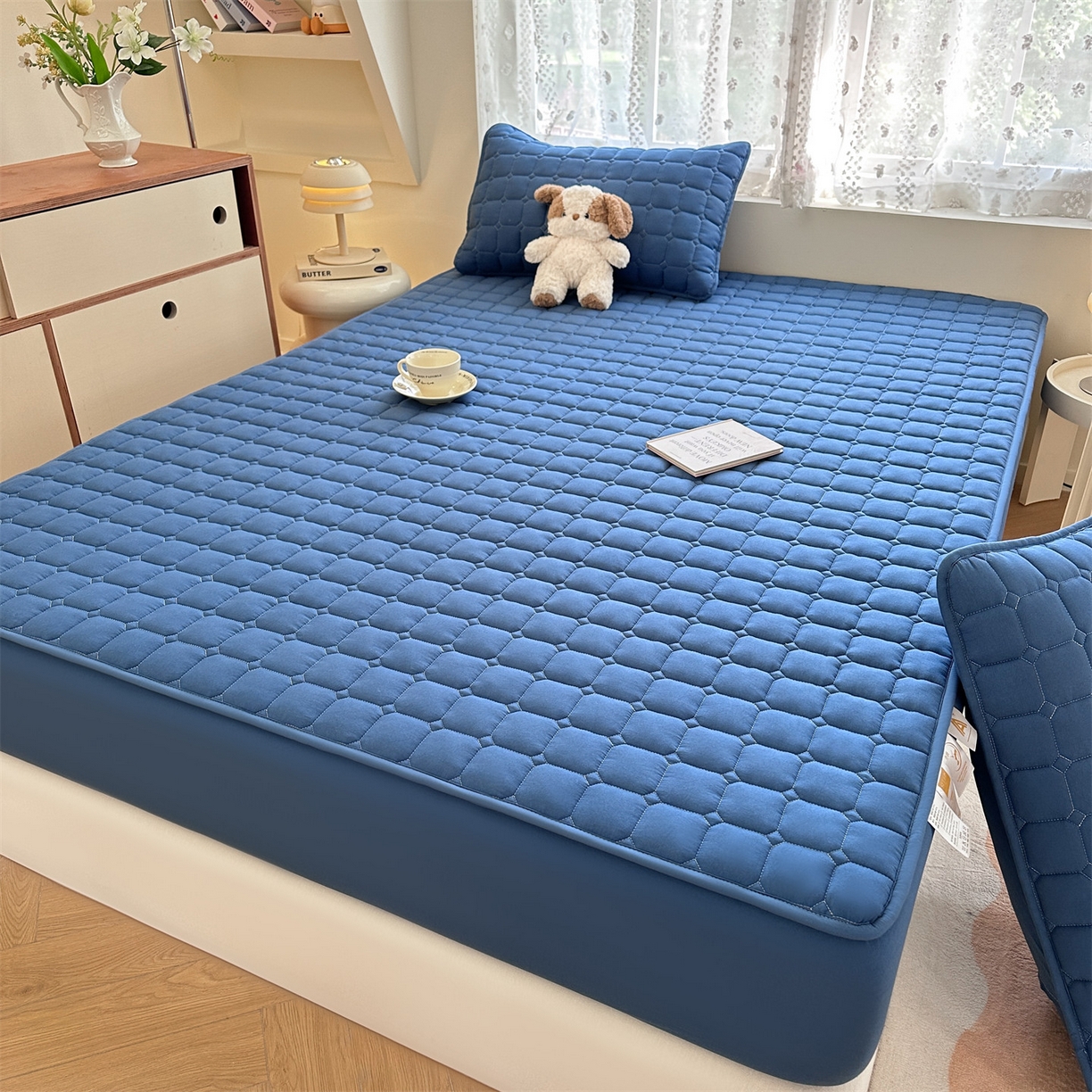 91家纺网 家纺一手货源 找家纺 雯豆家纺 2025新款简约水洗棉夹棉床笠-雅韵 雅韵-黛蓝