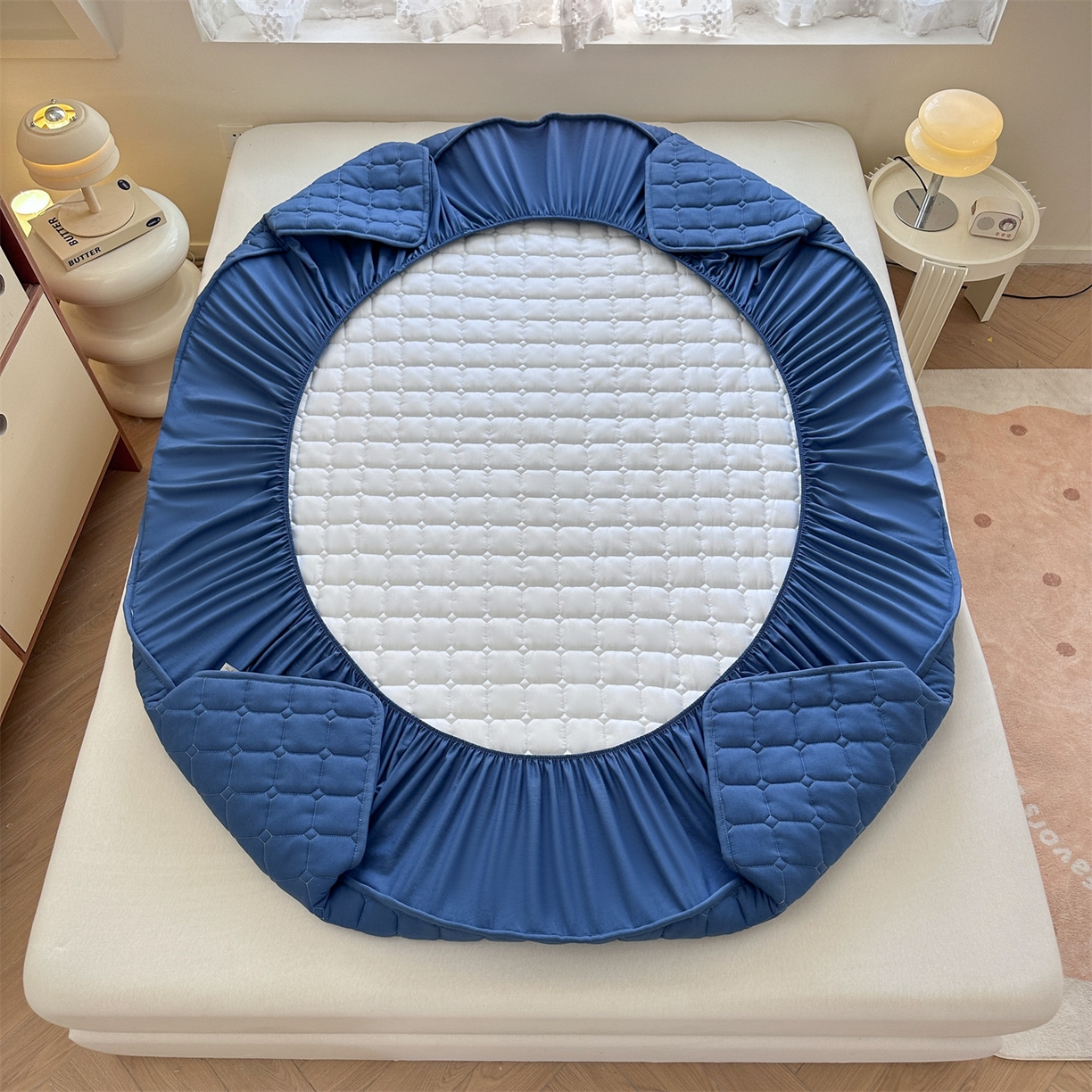 91家纺网 家纺一手货源 找家纺 雯豆家纺 2025新款简约水洗棉夹棉床笠-雅韵 雅韵-黛蓝