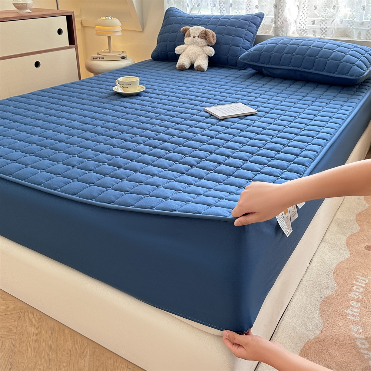 91家纺网 家纺一手货源 找家纺 雯豆家纺 2025新款简约水洗棉夹棉床笠-雅韵 雅韵-黛蓝