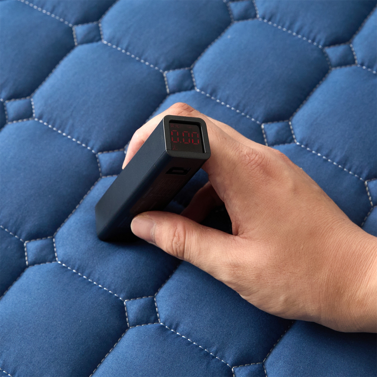 91家纺网 家纺一手货源 找家纺 雯豆家纺 2025新款简约水洗棉夹棉床笠-雅韵 雅韵-黛蓝