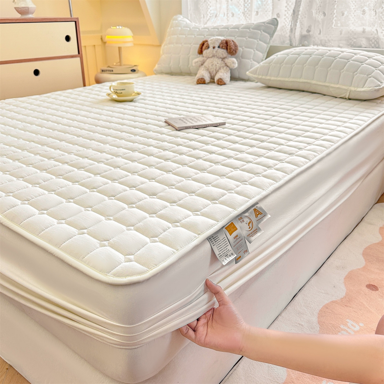 91家纺网 家纺一手货源 找家纺 雯豆家纺 2025新款简约水洗棉夹棉床笠-雅韵 雅韵-月光白