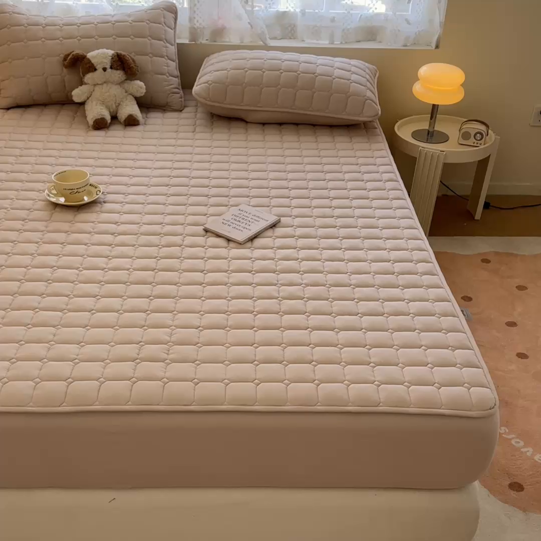 91家纺网 家纺一手货源 找家纺 雯豆家纺 2025新款简约水洗棉夹棉床笠-雅韵 雅韵-奶咖