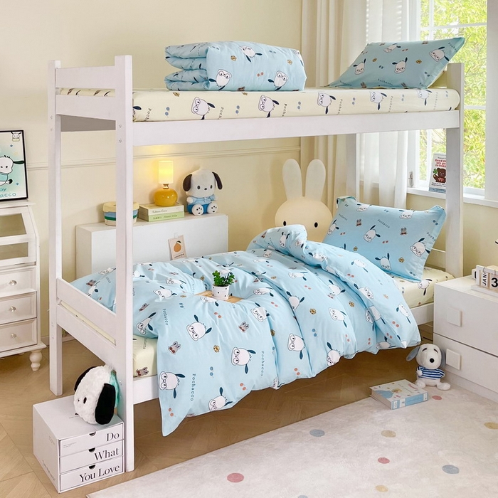 91家纺网 家纺一手货源 找家纺 蘭菲家纺 2025新款三丽鸥系列全棉印花三件套、四件套 眼镜狗-蓝