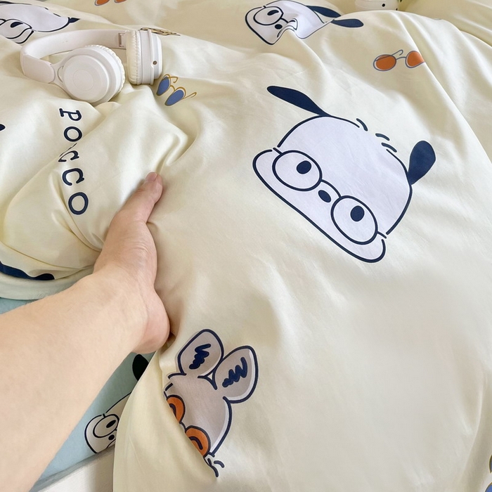 91家纺网 家纺一手货源 找家纺 蘭菲家纺 2025新款三丽鸥系列全棉印花三件套、四件套 眼镜狗-米