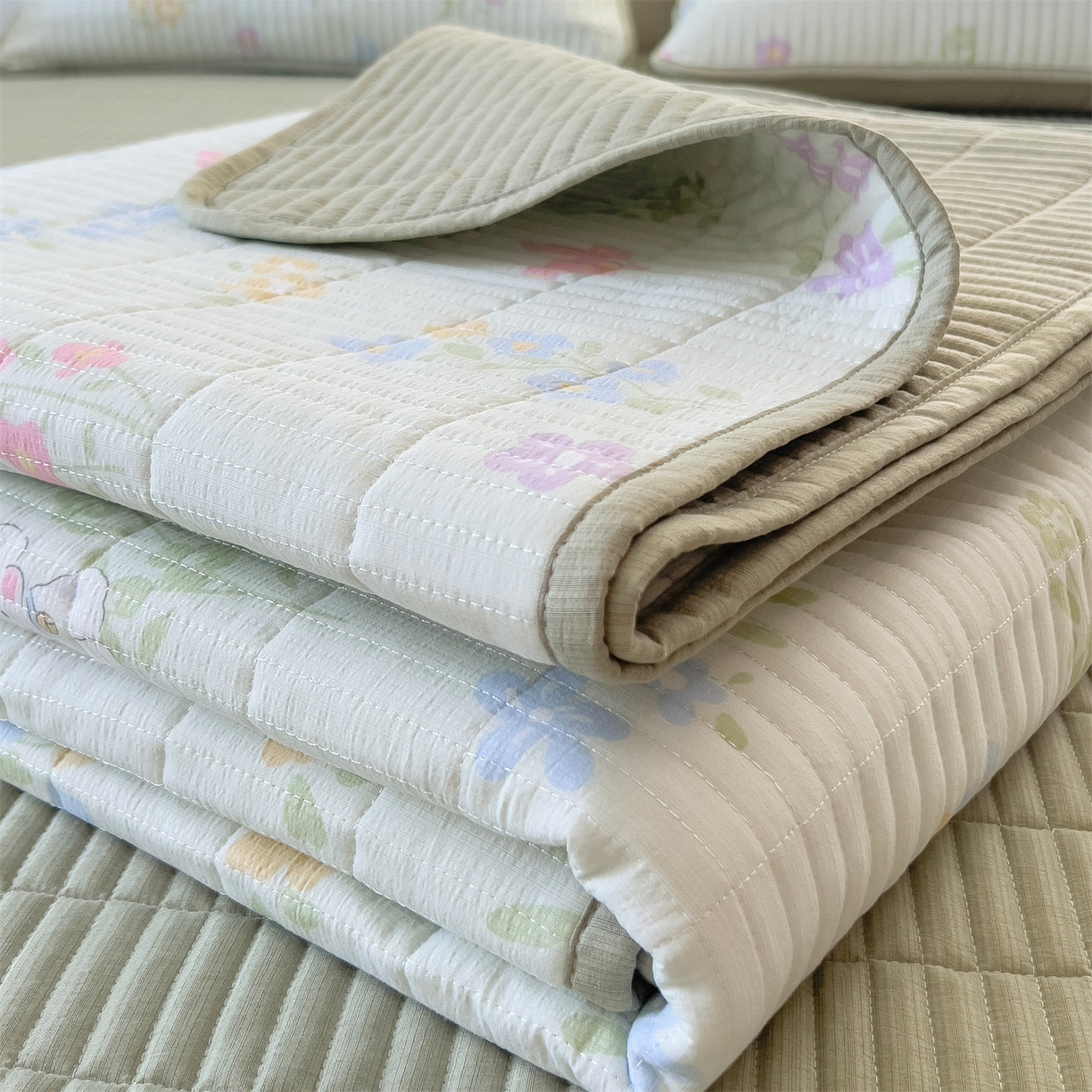 91家纺网 家纺一手货源 找家纺 （总）雯豆家纺 2025新品皱皱双层纱床盖泡泡纱床罩保护套