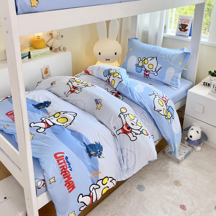 91家纺网 家纺一手货源 找家纺 蘭菲家纺 2025新款学生季经典奥特曼系列全棉印花三件套、四件套 运动员