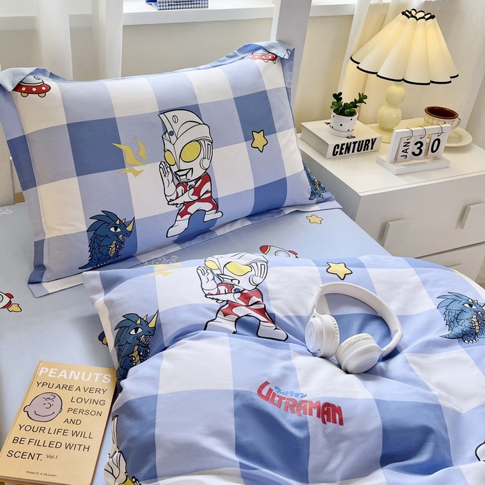 91家纺网 家纺一手货源 找家纺 蘭菲家纺 2025新款学生季经典奥特曼系列全棉印花三件套、四件套 随影