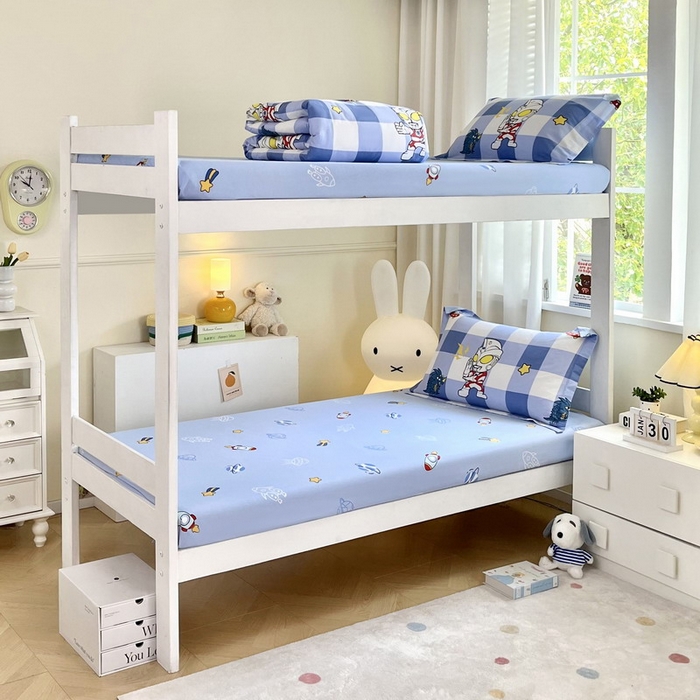 91家纺网 家纺一手货源 找家纺 蘭菲家纺 2025新款学生季经典奥特曼系列全棉印花三件套、四件套 随影