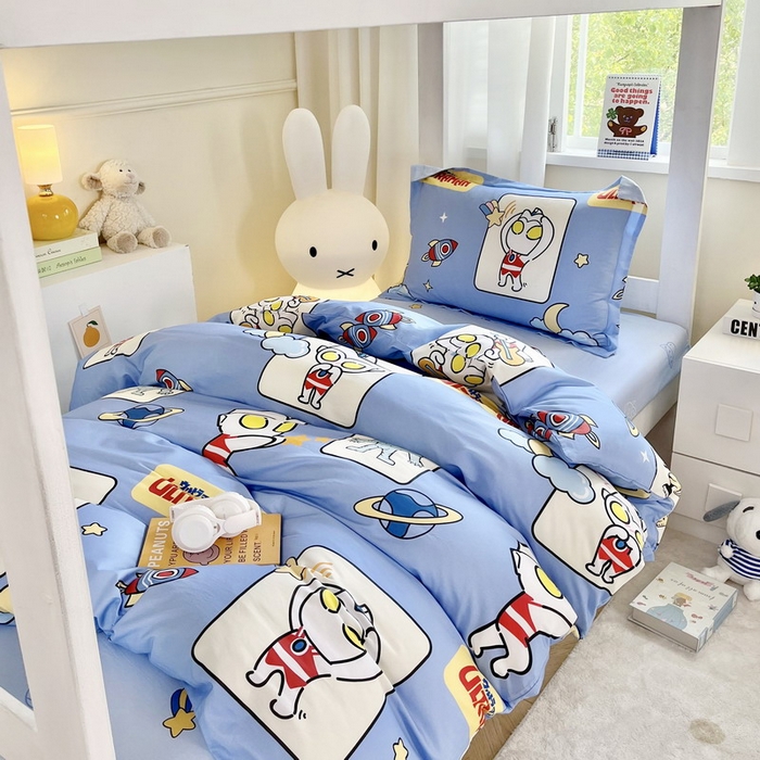 91家纺网 家纺一手货源 找家纺 蘭菲家纺 2025新款学生季经典奥特曼系列全棉印花三件套、四件套 太空游