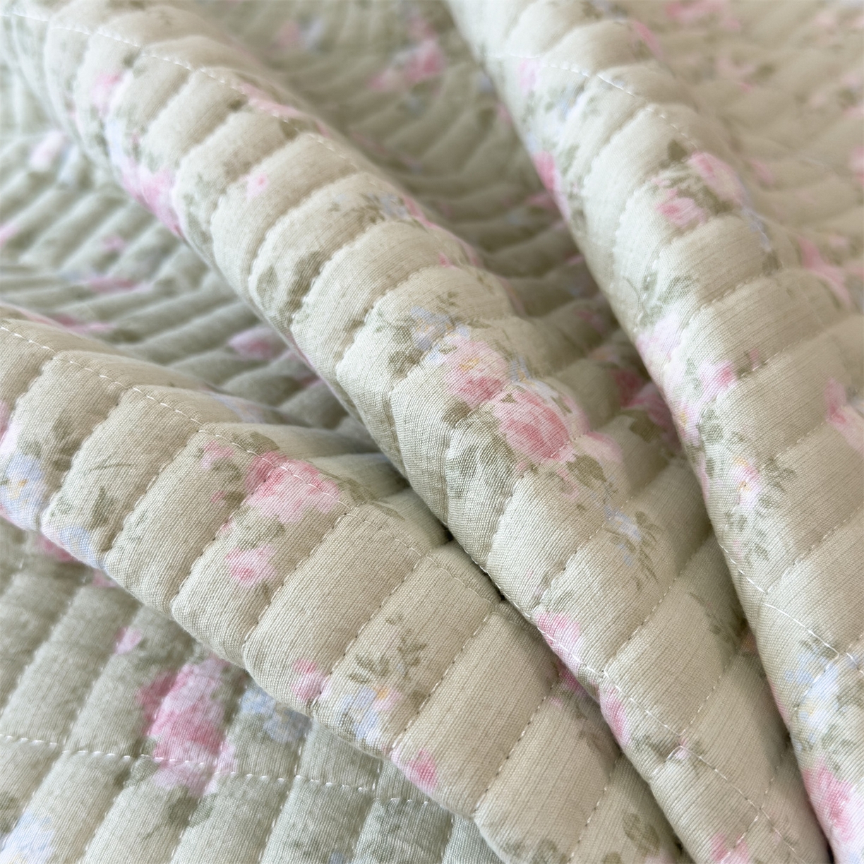 91家纺网 家纺一手货源 找家纺 雯豆家纺 2025新品皱皱双层纱床盖泡泡纱床罩保护套 初夏