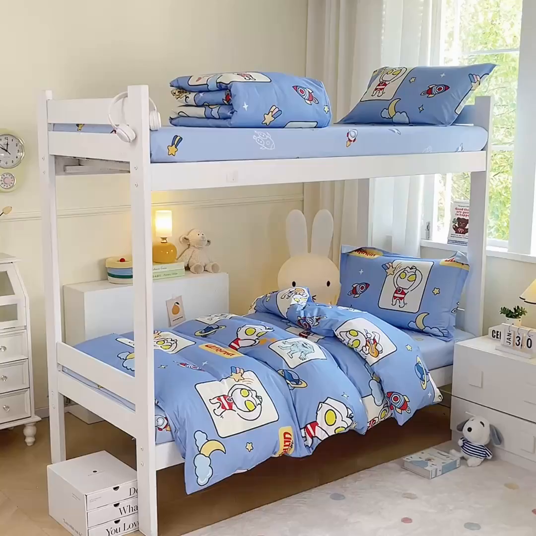 91家纺网 家纺一手货源 找家纺 蘭菲家纺 2025新款学生季经典奥特曼系列全棉印花三件套、四件套 太空游