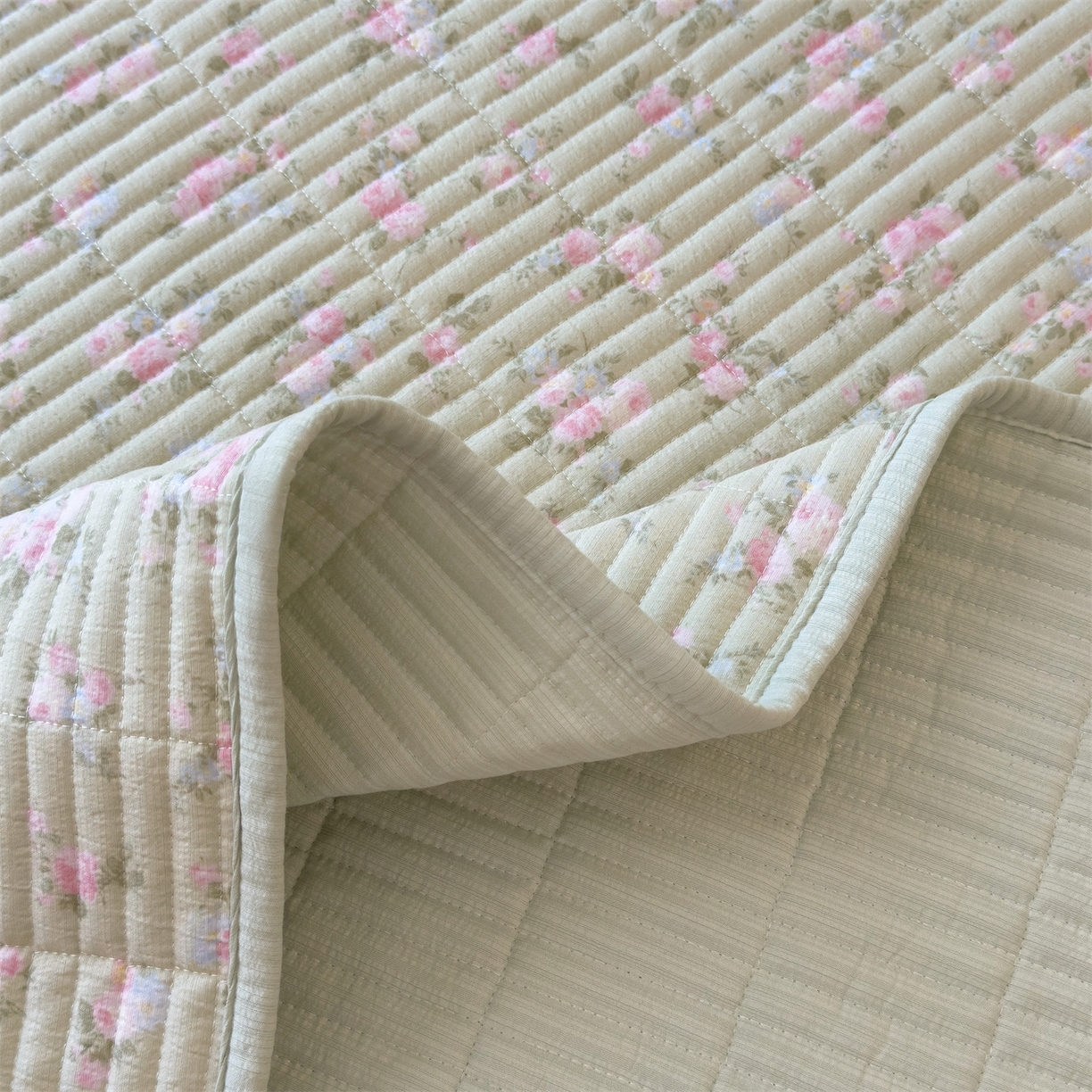 91家纺网 家纺一手货源 找家纺 雯豆家纺 2025新品皱皱双层纱床盖泡泡纱床罩保护套 初夏