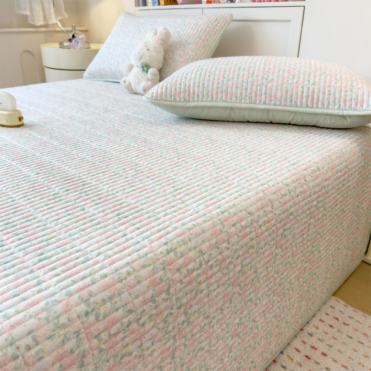 91家纺网 家纺一手货源 找家纺 雯豆家纺 2025新品皱皱双层纱床盖泡泡纱床罩保护套 爱尔蓝