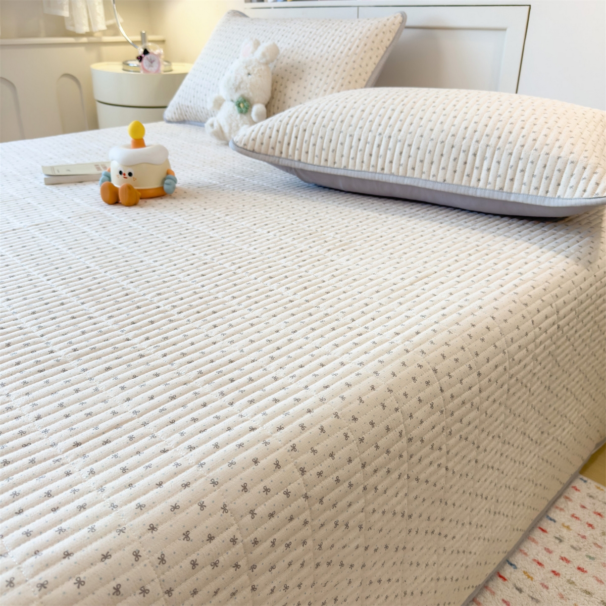 91家纺网 家纺一手货源 找家纺 雯豆家纺 2025新品皱皱双层纱床盖泡泡纱床罩保护套 初心