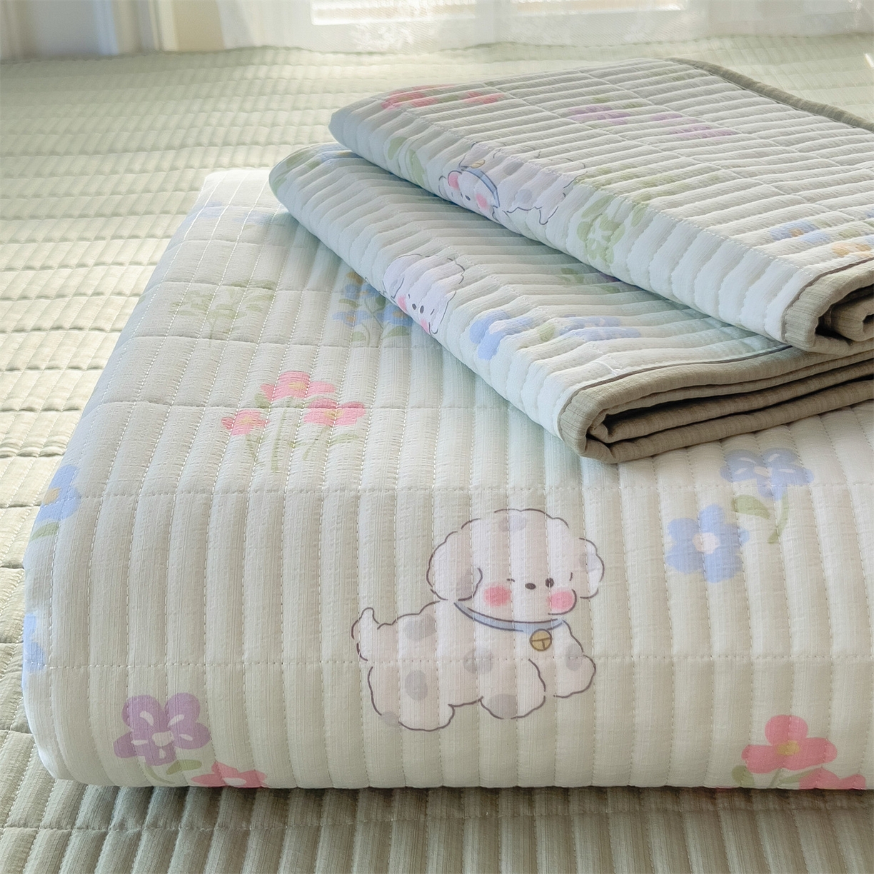 91家纺网 家纺一手货源 找家纺 雯豆家纺 2025新品皱皱双层纱床盖泡泡纱床罩保护套 春日小狗