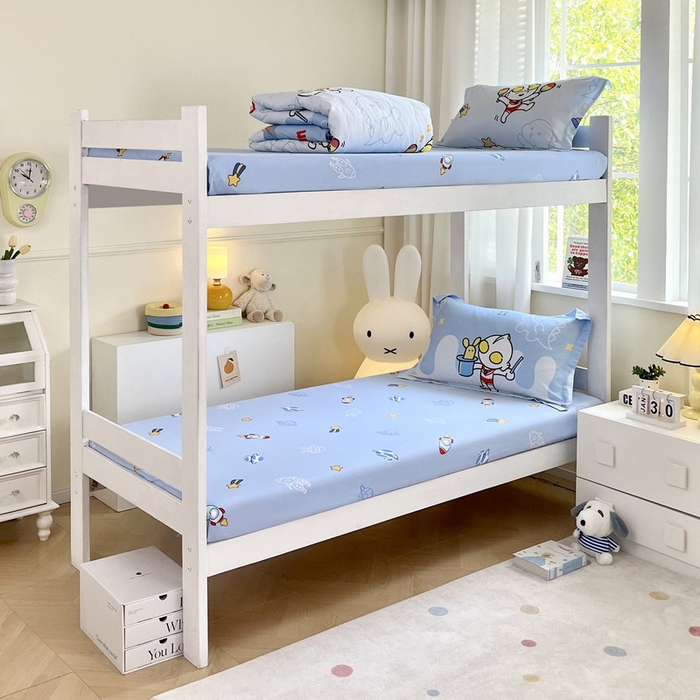 91家纺网 家纺一手货源 找家纺 蘭菲家纺 2025新款学生季经典奥特曼系列全棉印花三件套、四件套 运动员