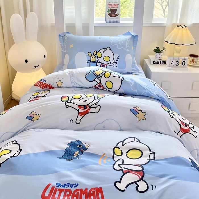 91家纺网 家纺一手货源 找家纺 蘭菲家纺 2025新款学生季经典奥特曼系列全棉印花三件套、四件套 运动员