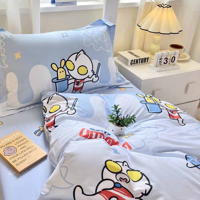 91家纺网 家纺一手货源 找家纺 蘭菲家纺 2025新款学生季经典奥特曼系列全棉印花三件套、四件套 运动员