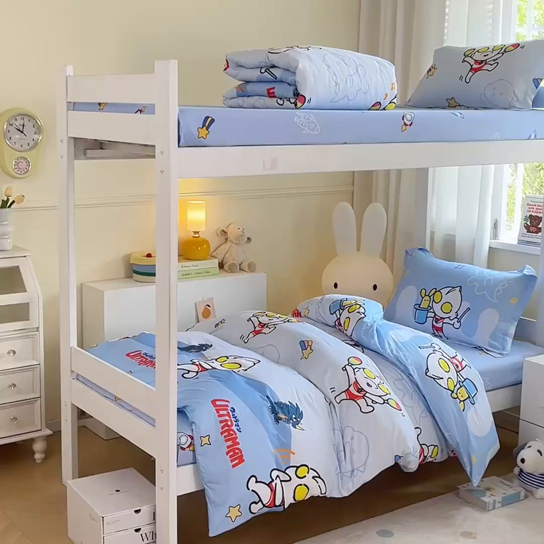 91家纺网 家纺一手货源 找家纺 蘭菲家纺 2025新款学生季经典奥特曼系列全棉印花三件套、四件套 运动员