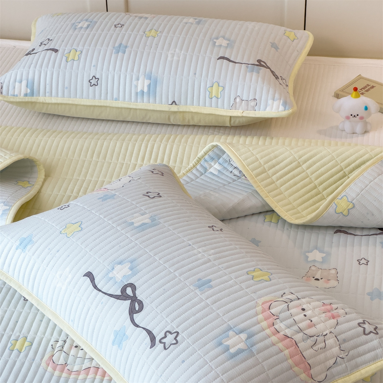 91家纺网 家纺一手货源 找家纺 雯豆家纺 2025新品皱皱双层纱床盖泡泡纱床罩保护套 蝴蝶结小猫