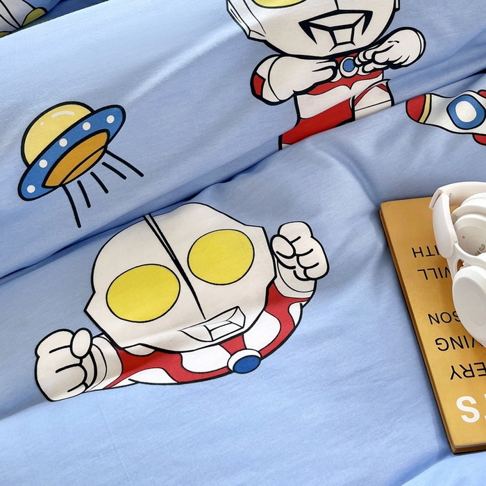 91家纺网 家纺一手货源 找家纺 蘭菲家纺 2025新款学生季经典奥特曼系列全棉印花三件套、四件套 追风