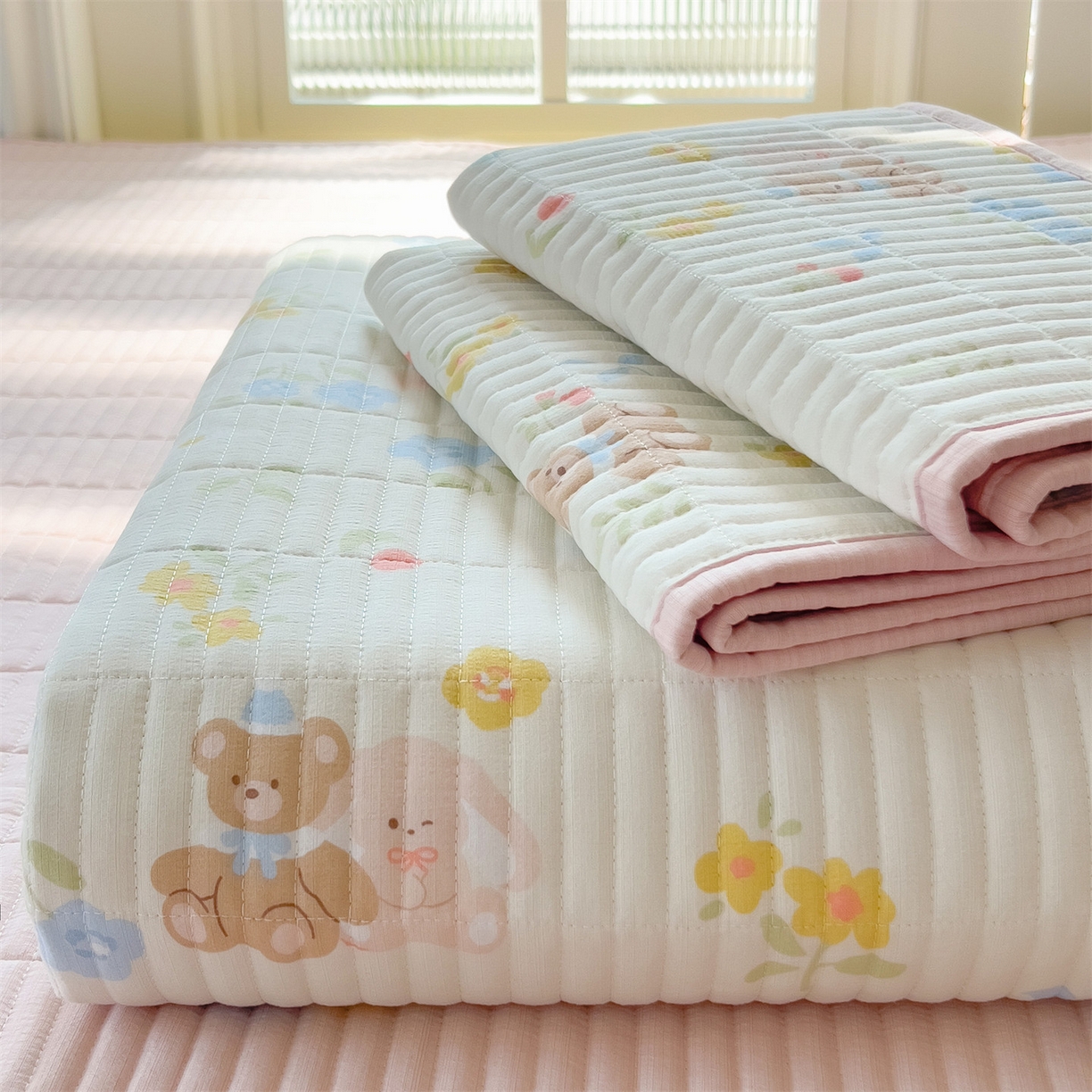 91家纺网 家纺一手货源 找家纺 雯豆家纺 2025新品皱皱双层纱床盖泡泡纱床罩保护套 花小愈