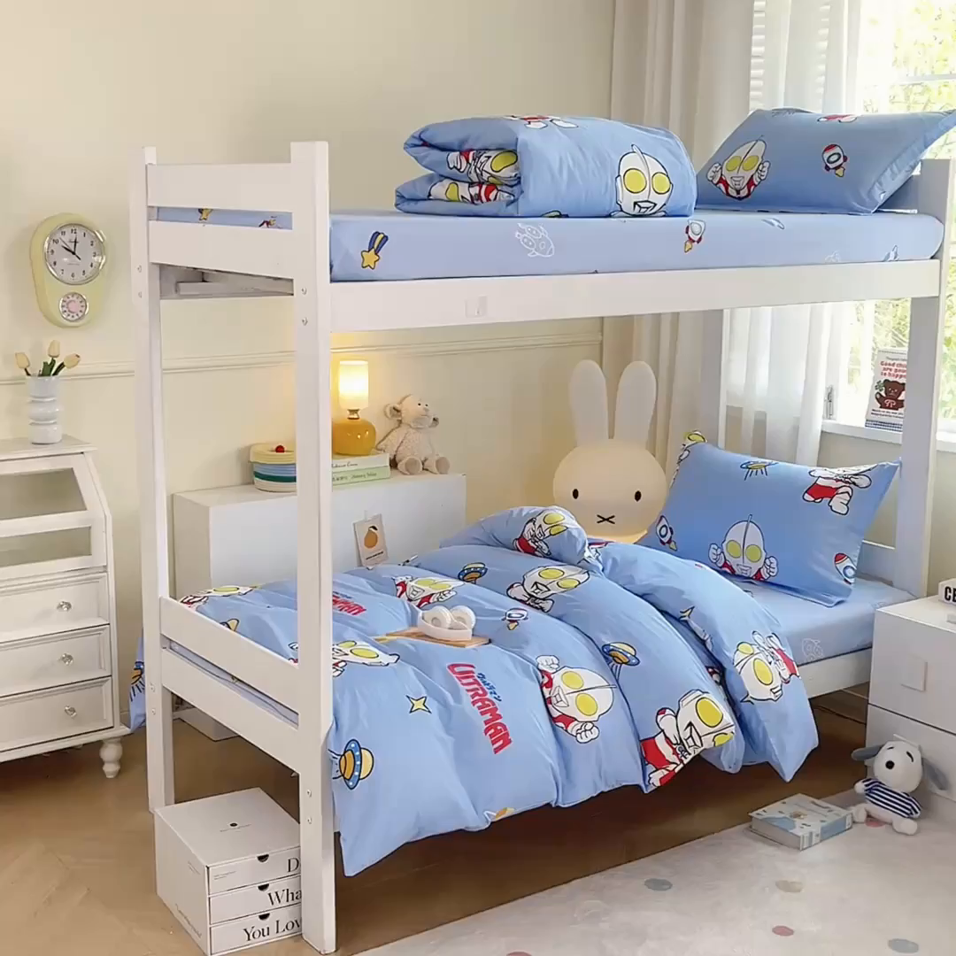 91家纺网 家纺一手货源 找家纺 蘭菲家纺 2025新款学生季经典奥特曼系列全棉印花三件套、四件套 追风