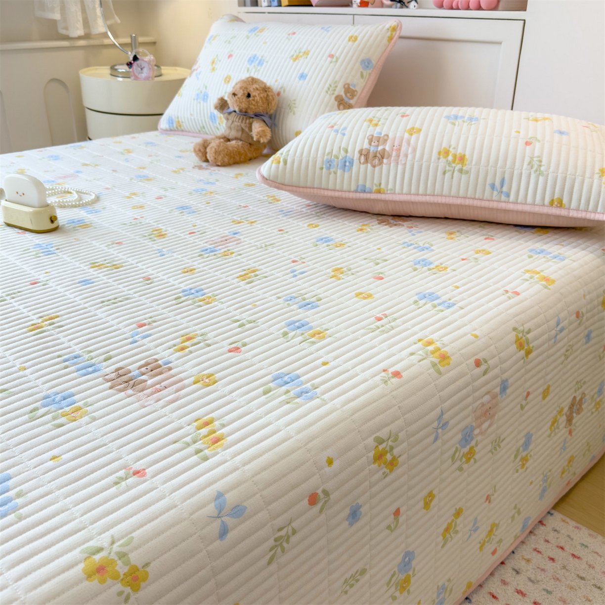 91家纺网 家纺一手货源 找家纺 雯豆家纺 2025新品皱皱双层纱床盖泡泡纱床罩保护套 花小愈