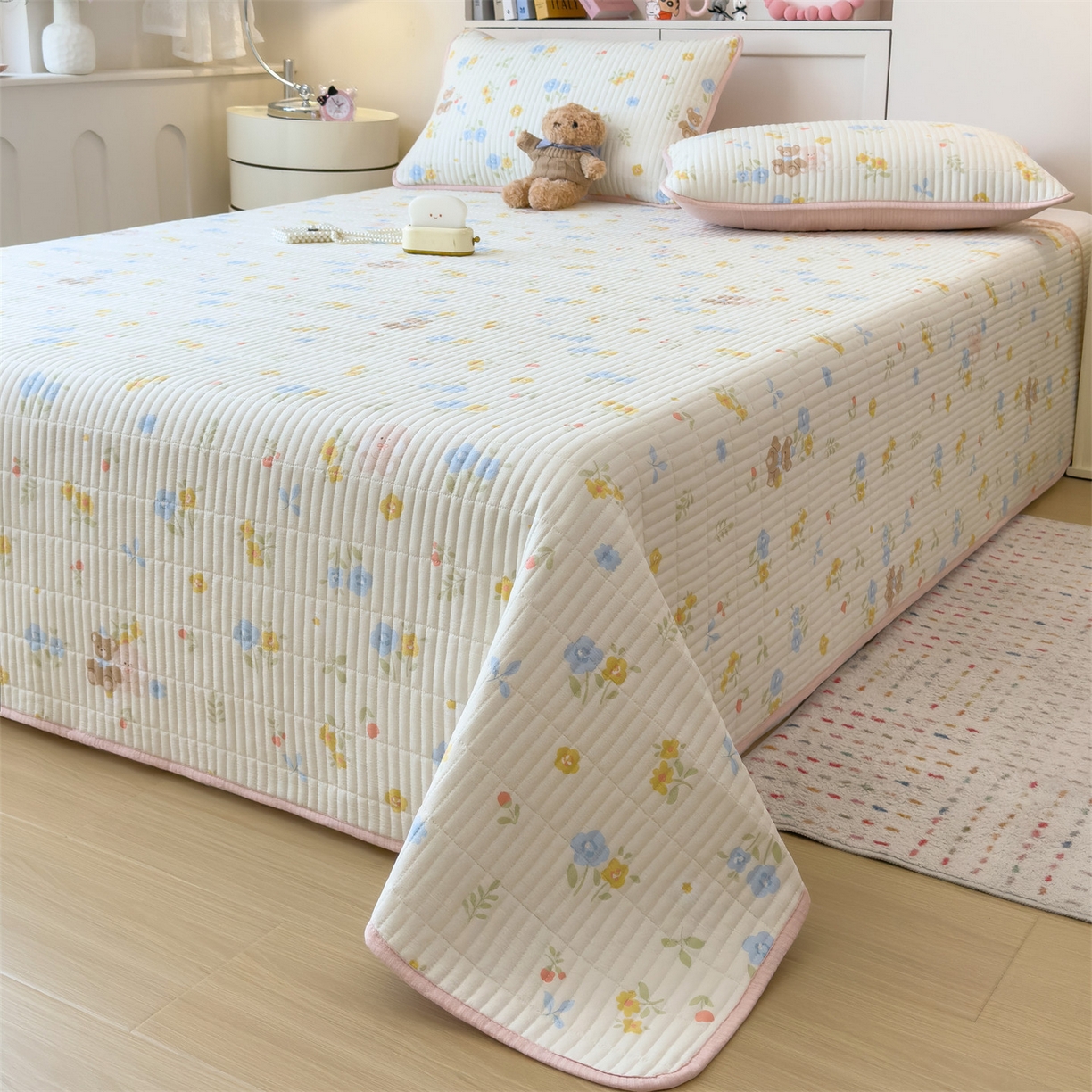 91家纺网 家纺一手货源 找家纺 雯豆家纺 2025新品皱皱双层纱床盖泡泡纱床罩保护套 花小愈