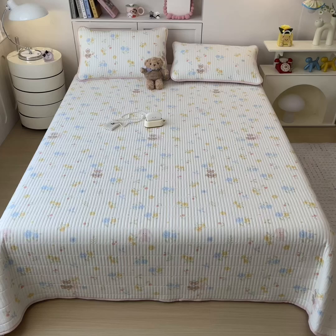 91家纺网 家纺一手货源 找家纺 雯豆家纺 2025新品皱皱双层纱床盖泡泡纱床罩保护套 花小愈