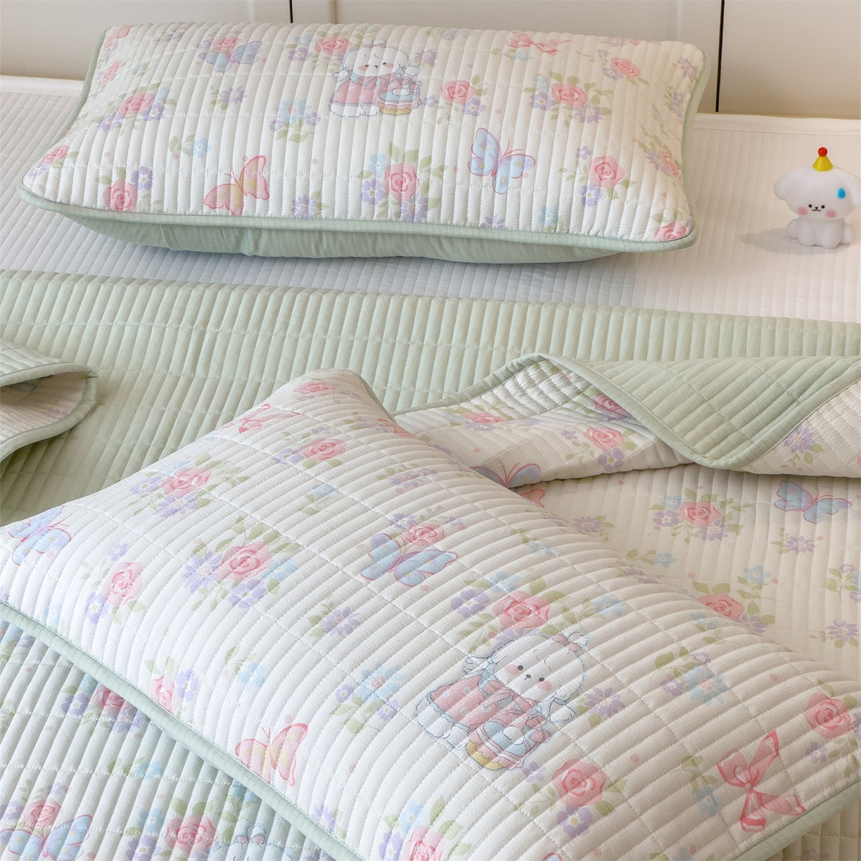 91家纺网 家纺一手货源 找家纺 雯豆家纺 2025新品皱皱双层纱床盖泡泡纱床罩保护套 快乐时光