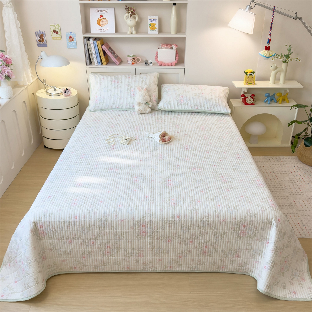 91家纺网 家纺一手货源 找家纺 雯豆家纺 2025新品皱皱双层纱床盖泡泡纱床罩保护套 浪漫花语