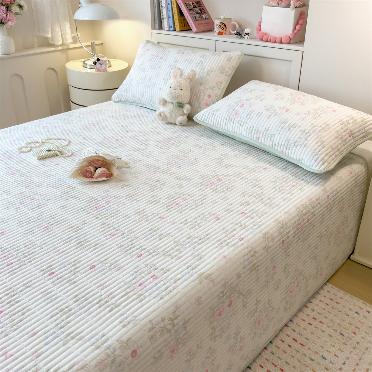 91家纺网 家纺一手货源 找家纺 雯豆家纺 2025新品皱皱双层纱床盖泡泡纱床罩保护套 浪漫花语